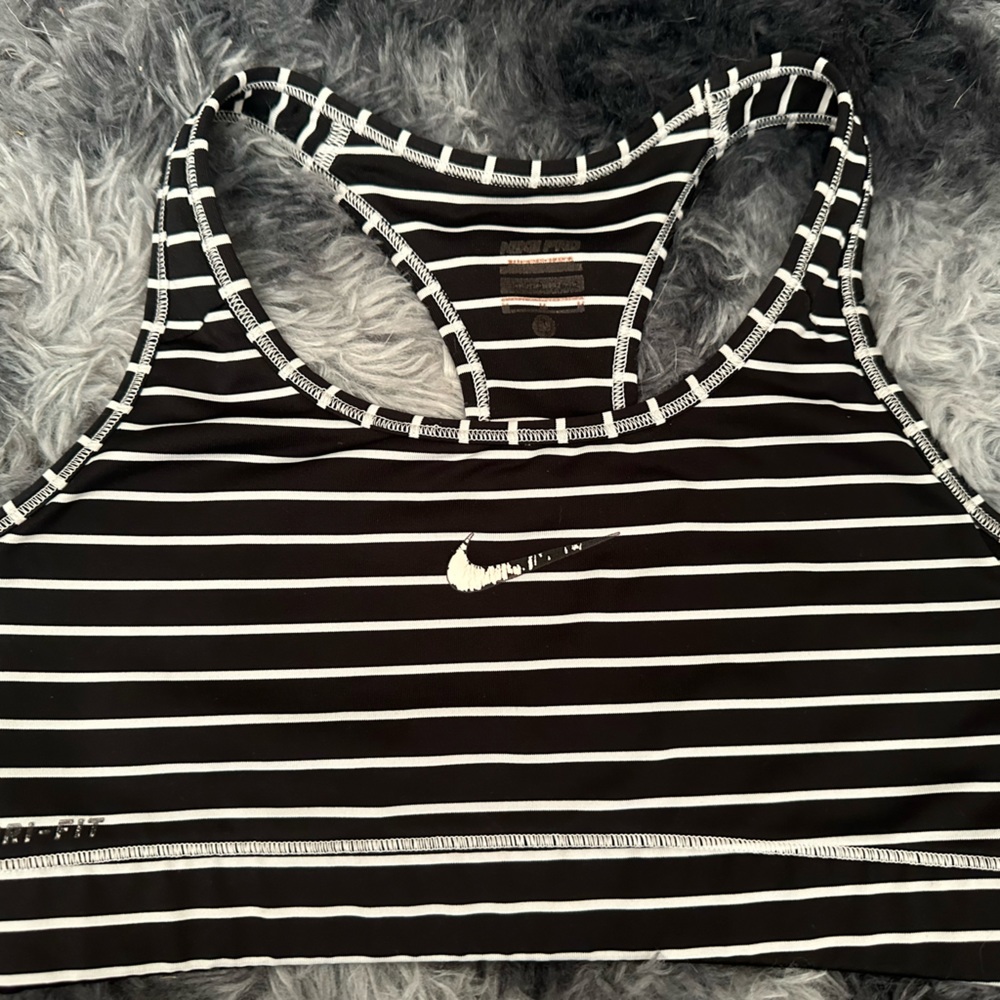 NIKE sports bra